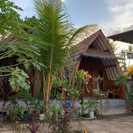 Mirna Homestay 길리 아이르 외부 사진
