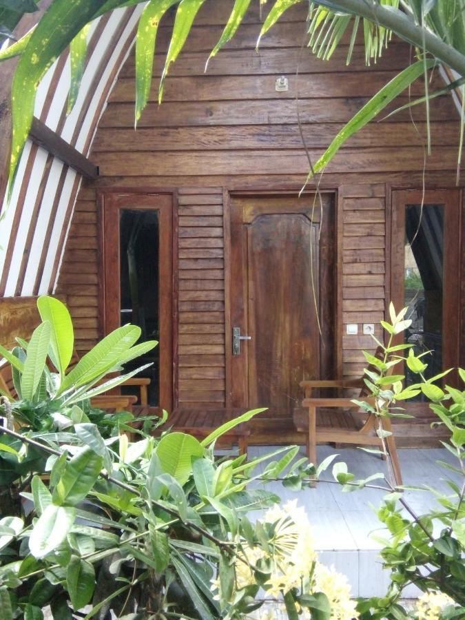 Mirna Homestay 길리 아이르 외부 사진