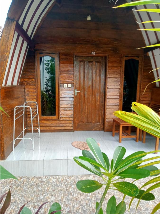 Mirna Homestay 길리 아이르 외부 사진