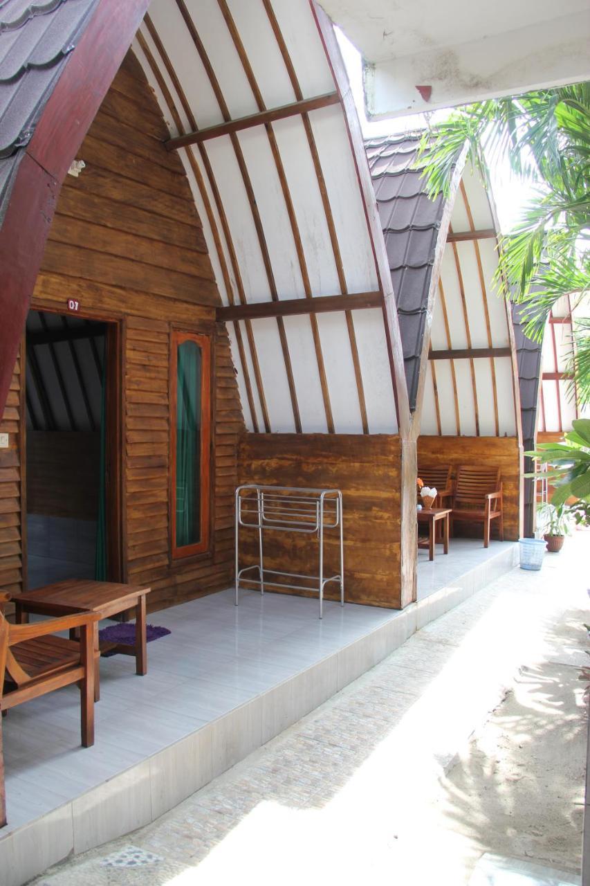 Mirna Homestay 길리 아이르 외부 사진