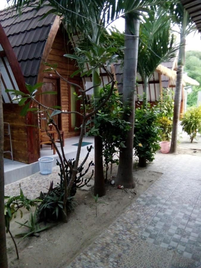 Mirna Homestay 길리 아이르 외부 사진